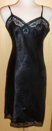 xxM262M 1950-60 Black silk slip